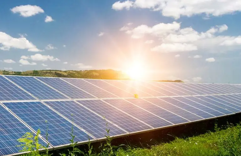 Top 5 Benefits of Using Solar Piling